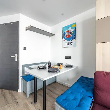 Apartment Confortable A - Skis Aux Pieds - Balcon - Wifi Inclus - Tarif Forfaits Preferentiel - Fr-1-502-524